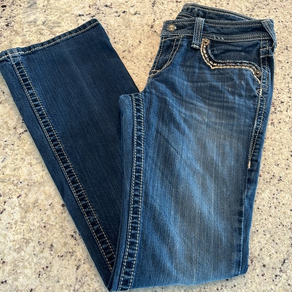 Ariat Ruby Jeans. Size 27 Slight distressed - Picture 5 of 10